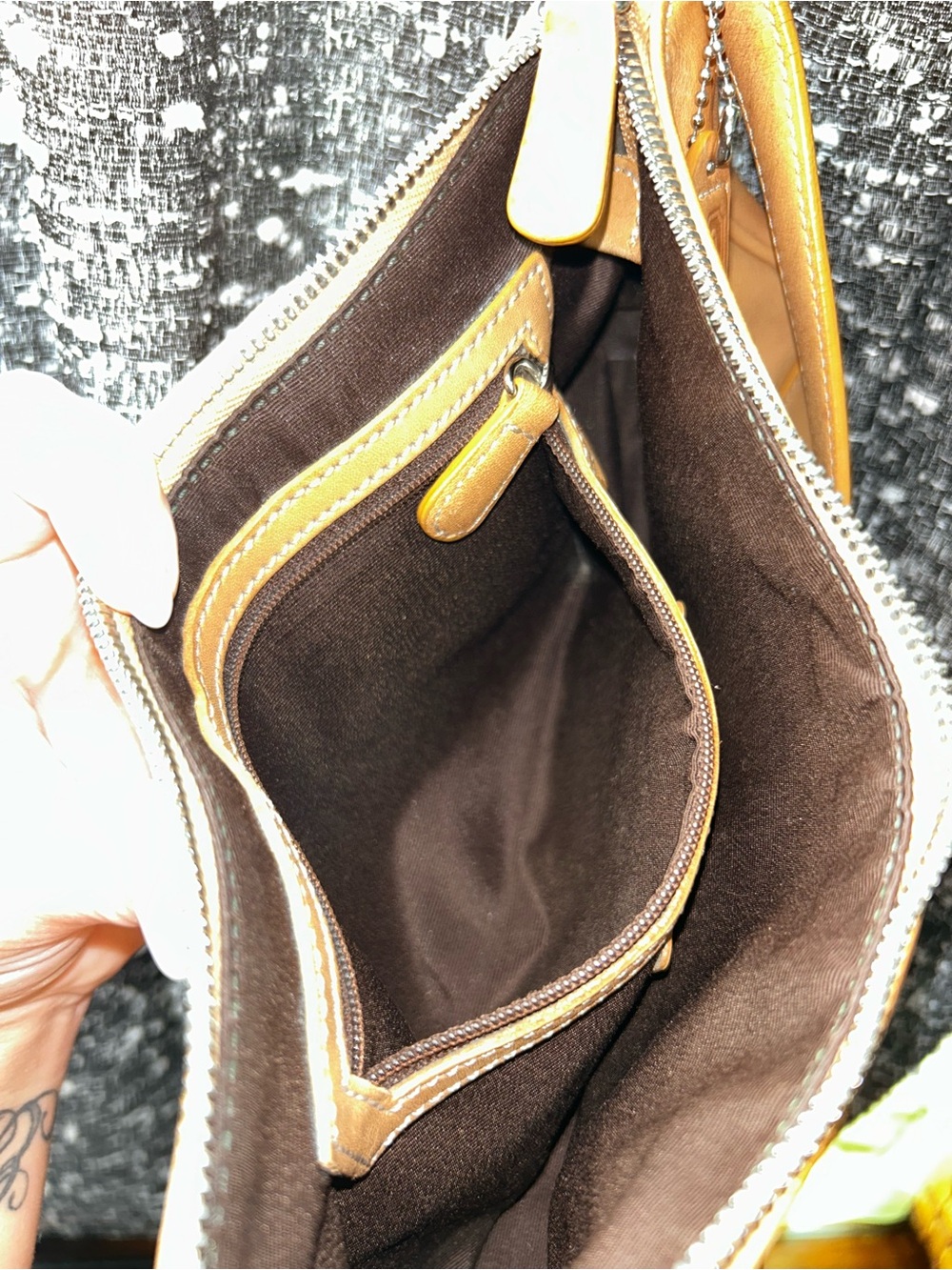 Coach 2003 Hampton Demi Baguette Bag in Camel leather with COA - Picture 16 of 16